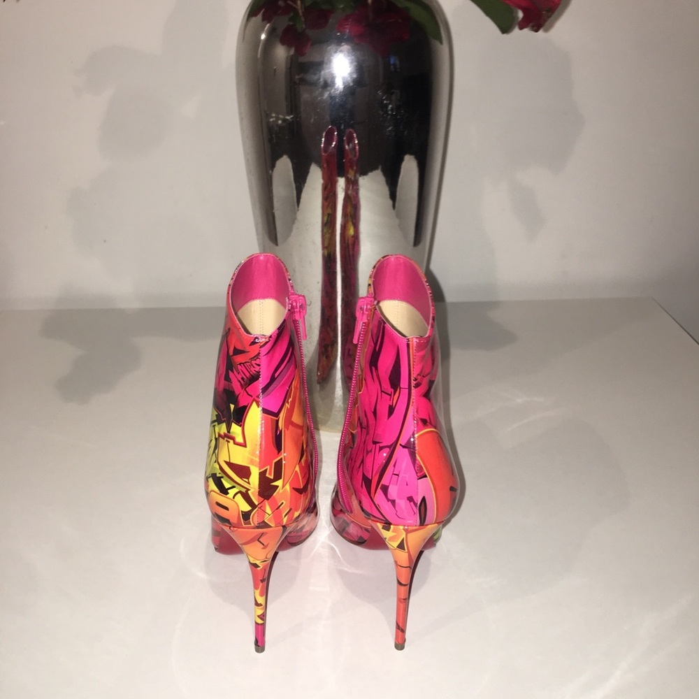 Christian Louboutin So Kate Patent Metrograf Boots - Picture 6 of 8